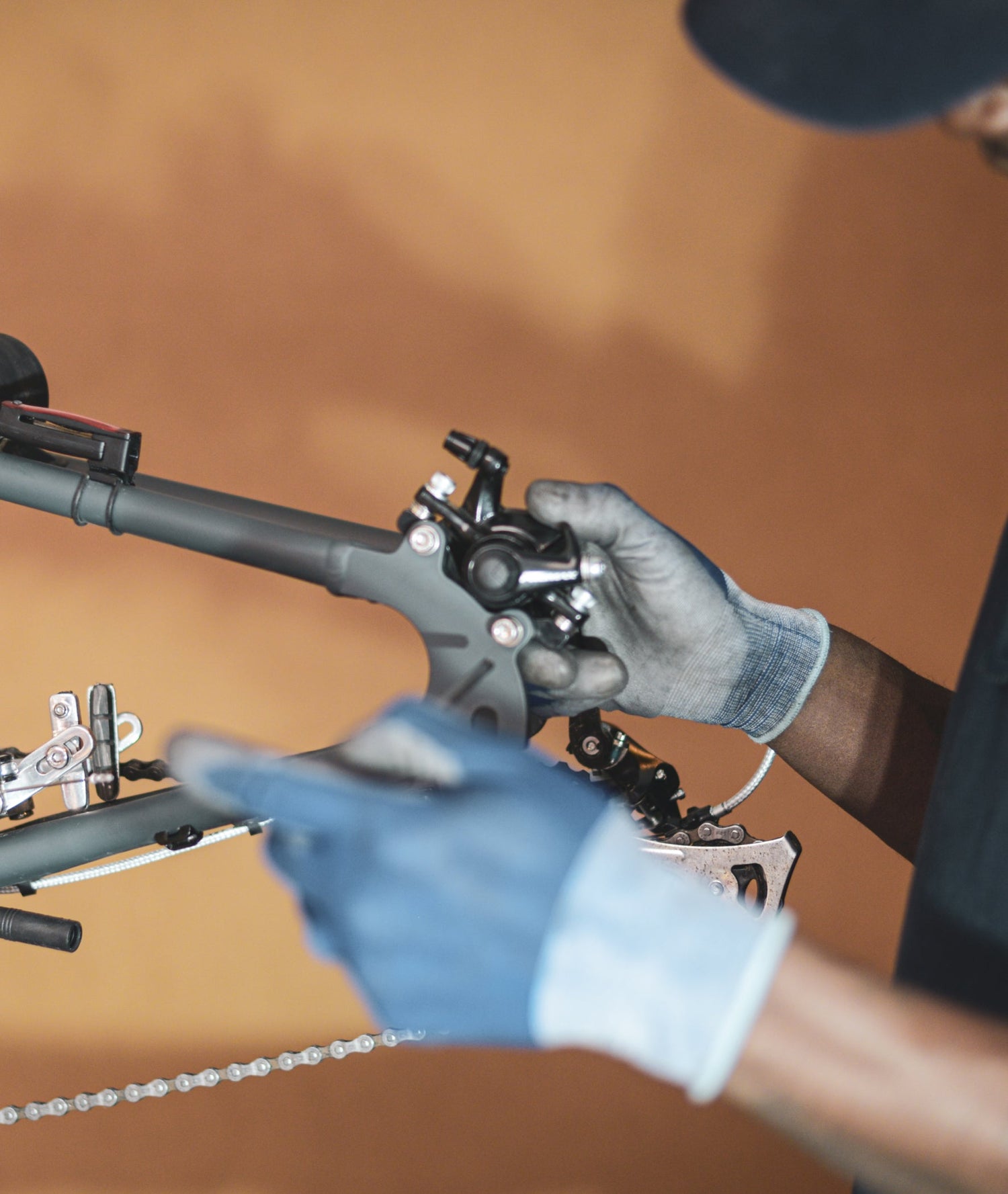 Nés en <span class="text-pink-dark">Belgique.</span>