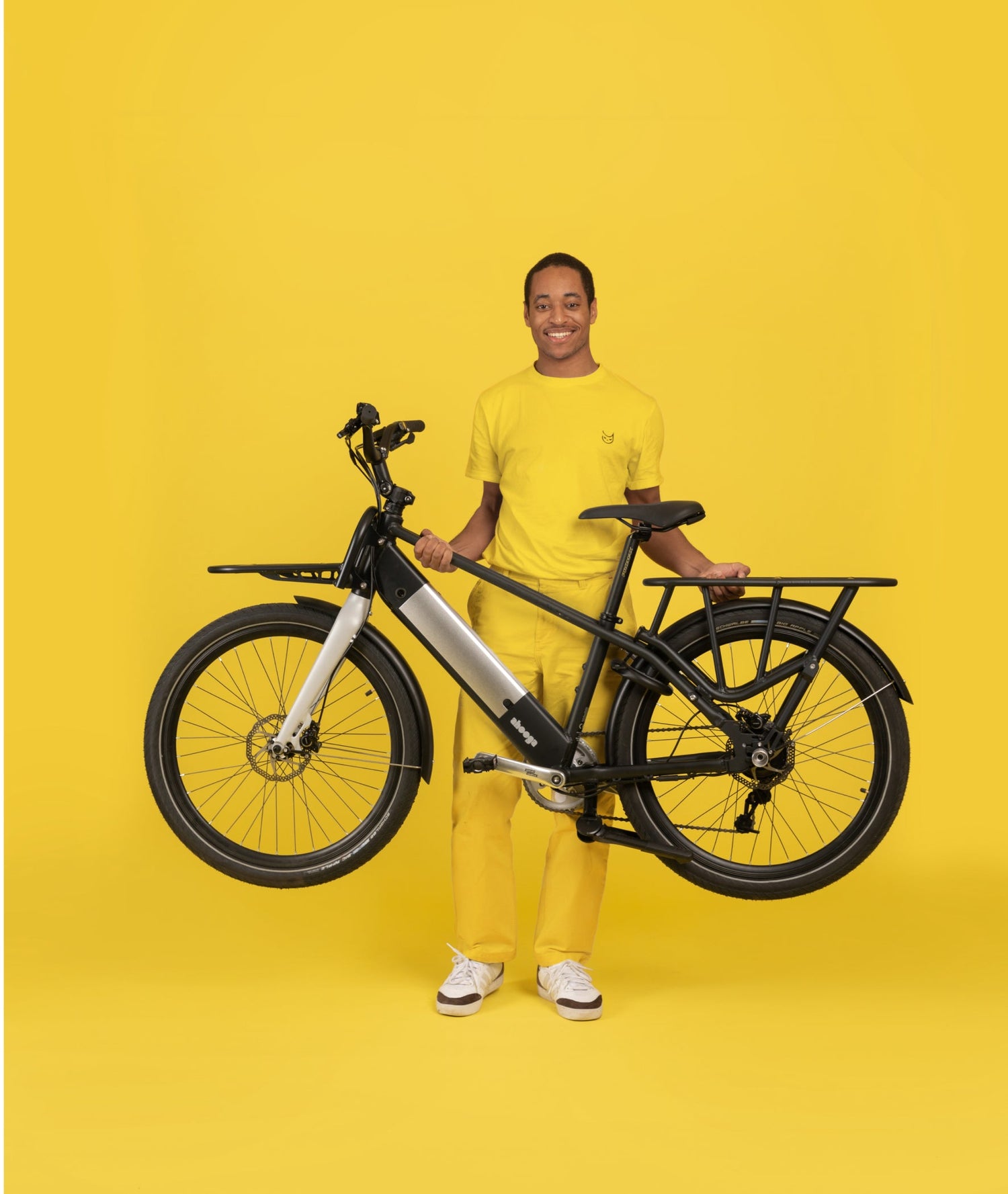 Probablement le vélo cargo à assistance électrique <span class="text-pink-dark">le plus léger</span> !